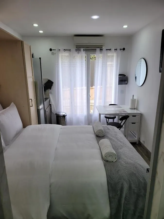 Studio 1 A La Trinite Proche De Nice, Monaco Et L'Italie Guest house