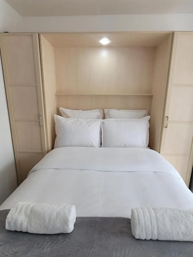 Guest house Studio 1 A La Trinite Proche De Nice, Monaco Et L'Italie