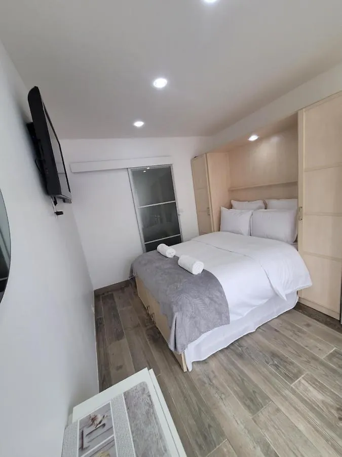 Guest house Studio 1 A La Trinite Proche De Nice, Monaco Et L'Italie
